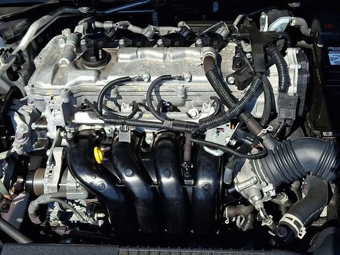 Used 2022 Toyota Corolla LE FWD image 27