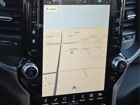 Used 2024 RAM 2500 Laramie image 17