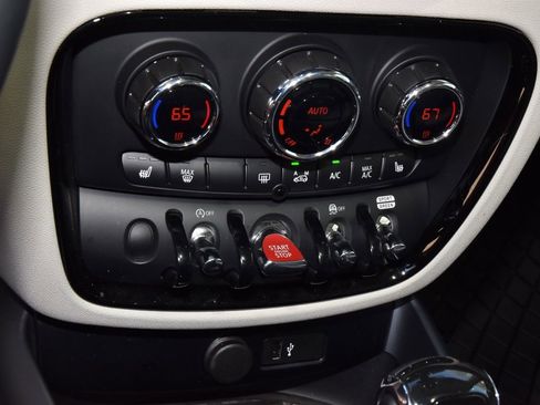 Used 2024 MINI Cooper Clubman S w/ Signature Upholstery Package image 29