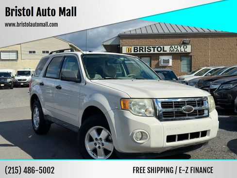 Used 2010 Ford Escape XLT image 1