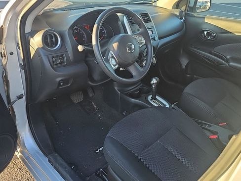 Used 2014 Nissan Versa SV w/ Convenience Package FWD image 11
