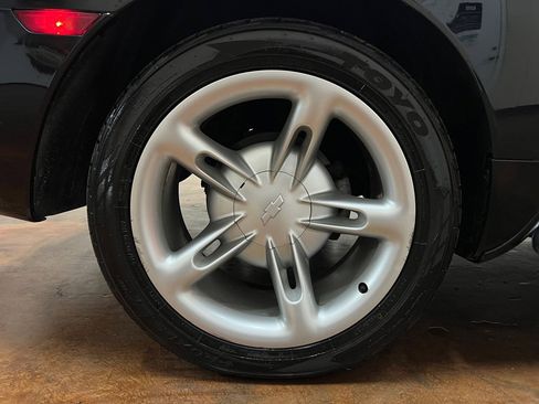 Used 2004 Chevrolet SSR w/ Preferred Equipment Group image 12