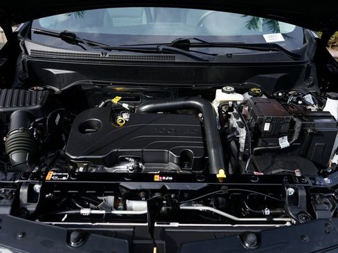 Used 2024 Chevrolet Equinox LS w/ LS Convenience Package image 11