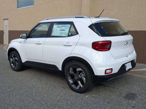 New 2026 Hyundai Venue SEL image 7