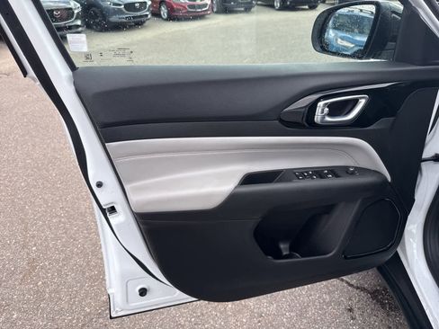 Used 2023 Jeep Compass Limited image 15