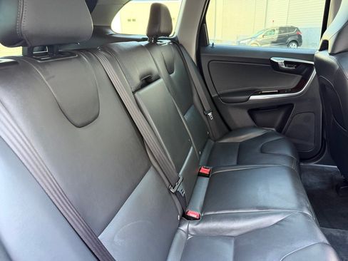 Used 2015 Volvo XC60 T6 Premier Plus AWD/4WD image 23