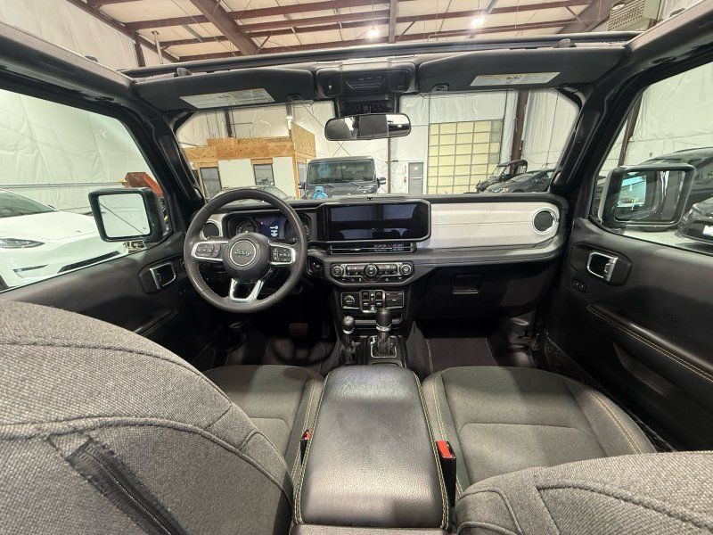 Used 2024 Jeep Wrangler Unlimited Sahara AWD/4WD image 13