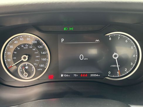 Used 2025 Genesis G70 2.5T image 40