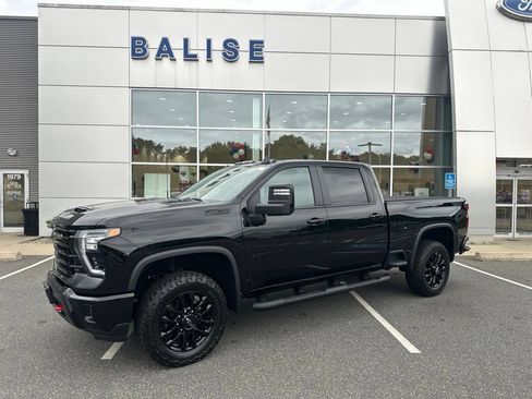 Used 2025 Chevrolet Silverado 2500 LT w/ Trail Boss Package AWD/4WD image 1