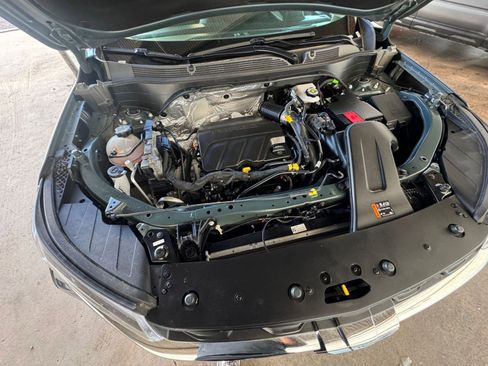 Used 2025 Chevrolet Trax LT image 30