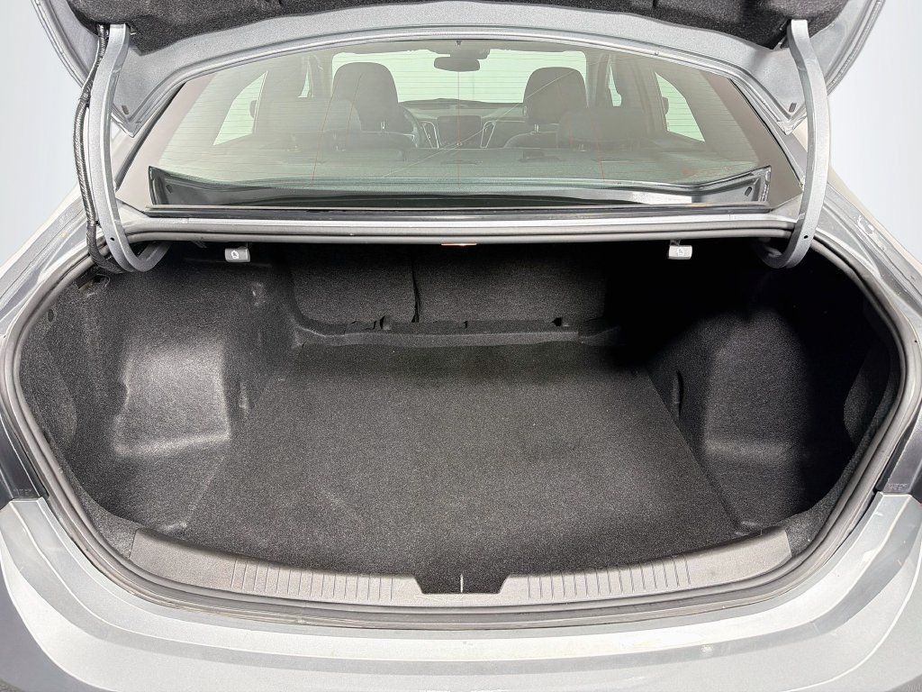 Used 2023 Chevrolet Malibu RS FWD image 23
