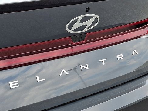New 2026 Hyundai Elantra SEL Sport FWD image 23