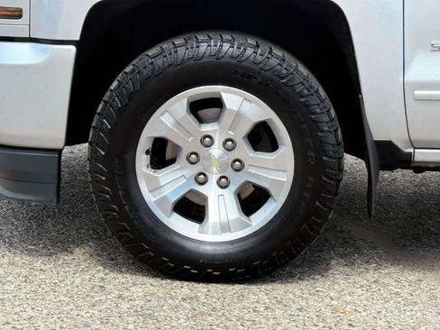 Used 2018 Chevrolet Silverado 1500 LT w/ All Star Edition AWD/4WD image 9