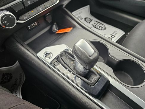 Used 2025 Nissan Altima 2.5 SV FWD image 28