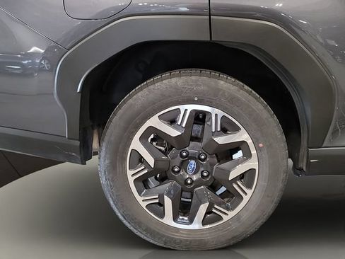 Used 2025 Subaru Forester Premium AWD/4WD image 21