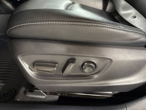 Used 2021 Toyota Prius Prime XLE FWD image 16