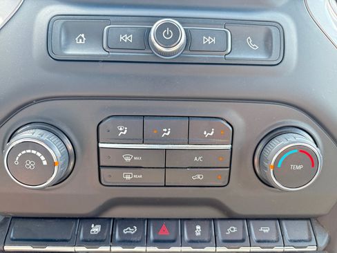 Used 2022 Chevrolet Silverado 2500 Custom w/ Custom Value Package RWD image 17