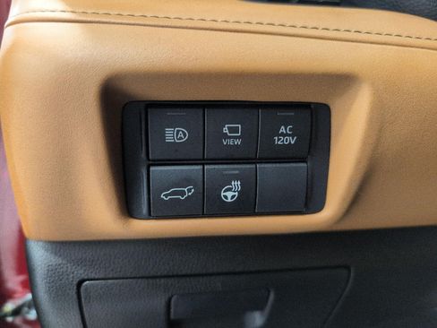 Used 2026 Toyota Highlander Platinum AWD/4WD image 10
