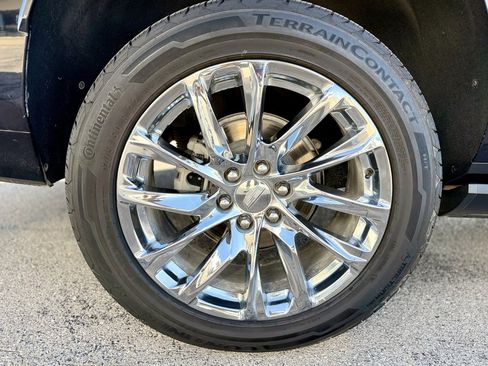 Used 2023 Cadillac Escalade ESV Premium Luxury w/ LPO, Radiant Package image 7