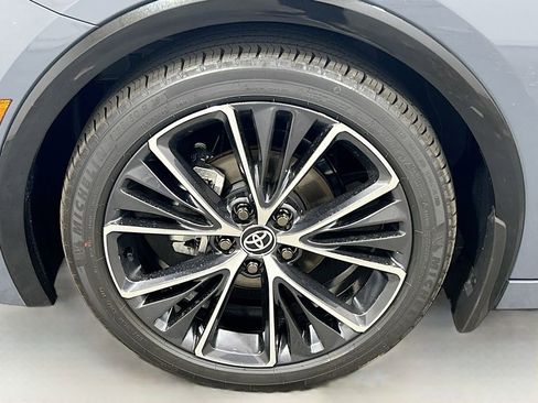 New 2026 Toyota Prius XLE FWD image 27