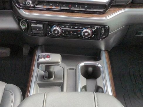 Used 2024 GMC Sierra 1500 Elevation w/ Elevation Premium Package AWD/4WD image 19