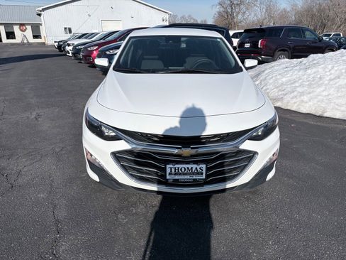 Used 2023 Chevrolet Malibu LT image 2