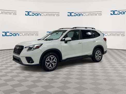 Used 2022 Subaru Forester Premium image 4
