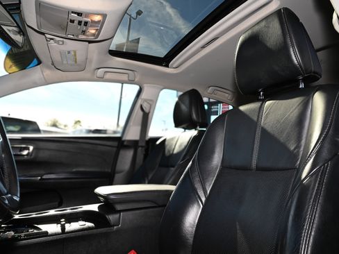 Used 2013 Toyota Avalon Limited w/ Technology Pkg image 14