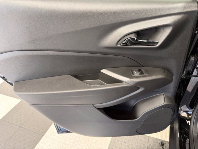 New 2026 Chevrolet Trax RS FWD image 17