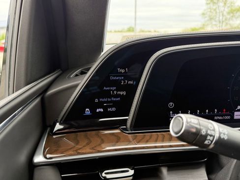 Used 2023 Cadillac Escalade Sport Platinum AWD/4WD image 19