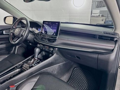 Used 2022 Jeep Compass Trailhawk w/ Trailhawk Convenience Group image 28