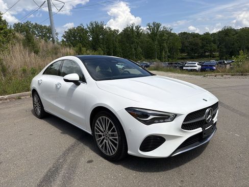 Used 2025 Mercedes-Benz CLA 250 image 3