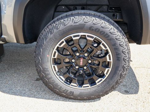 New 2026 GMC Canyon AT4 w/ Technology Plus Package AWD/4WD image 36
