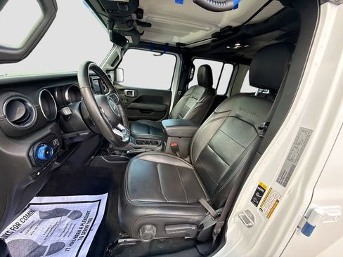 Used 2023 Jeep Wrangler Unlimited Sahara w/ Cold Weather Group AWD/4WD image 23