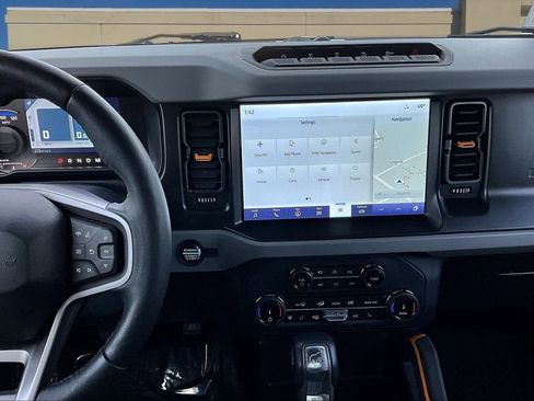 Used 2022 Ford Bronco Badlands image 11