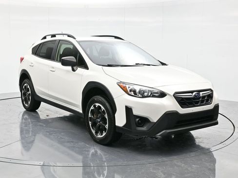 Used 2022 Subaru Crosstrek 2.0i image 1