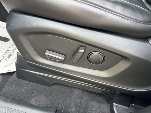 Certified 2022 Ford Explorer XLT w/ Equipment Group 202A image 19