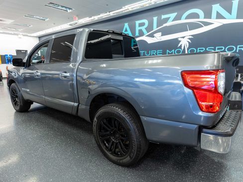Used 2017 Nissan Titan SV AWD/4WD image 8