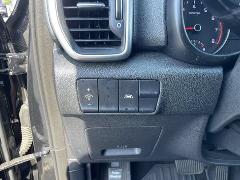 Used 2020 Kia Sportage LX AWD/4WD image 18