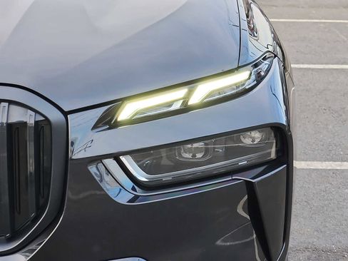 Certified 2023 BMW X7 xDrive40i w/ Executive Package image 9