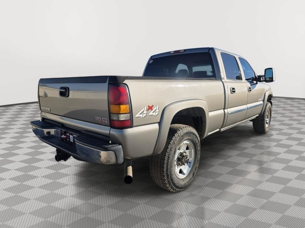 Used 2006 GMC Sierra 2500 SLE w/ Heavy-Duty Power Package AWD/4WD image 4