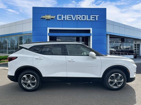 Certified 2024 Chevrolet Blazer LT w/ Convenience Package AWD/4WD image 5