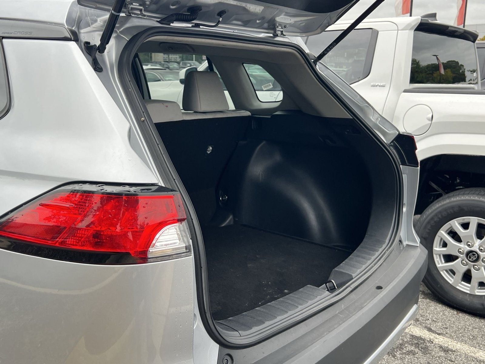 Used 2022 Toyota Corolla Cross LE FWD image 24