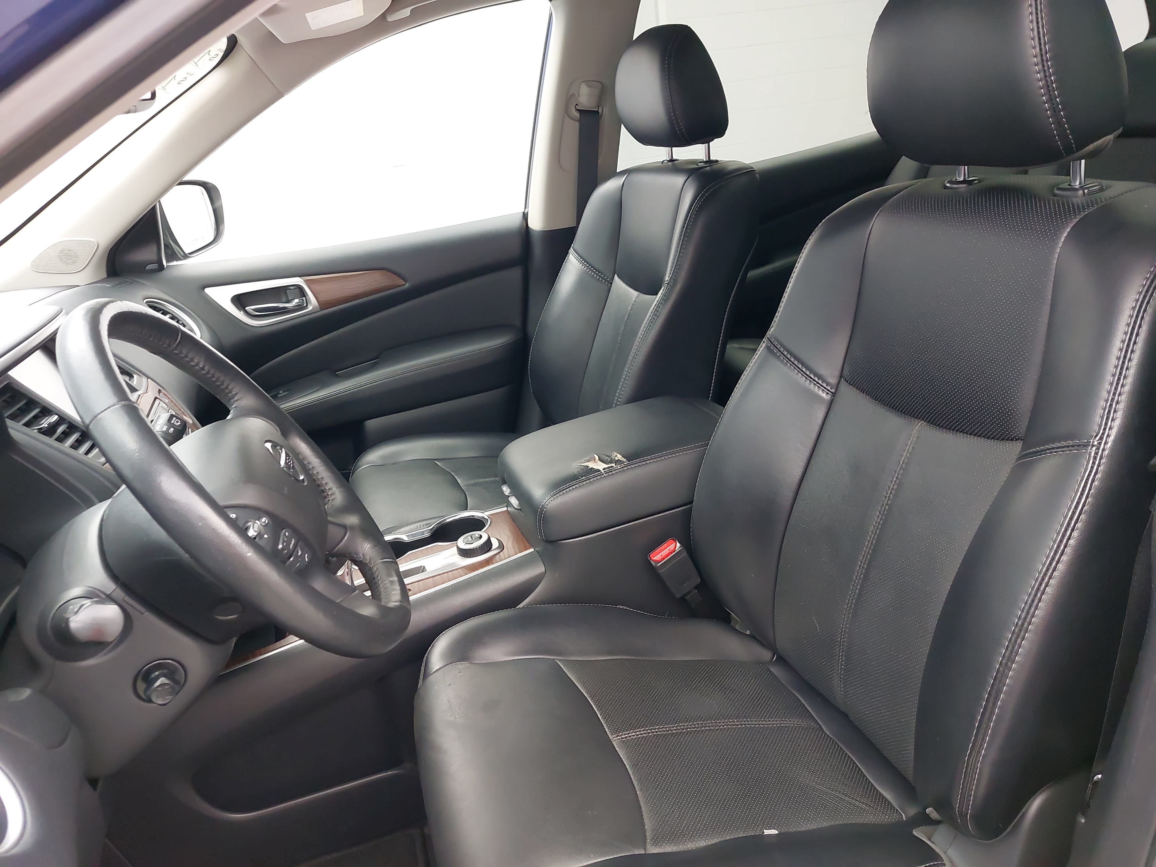 Used 2020 Nissan Pathfinder Platinum AWD/4WD image 5