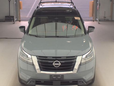 Used 2024 Nissan Pathfinder Platinum w/ Cargo Package AWD/4WD image 2