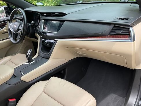 Used 2018 Cadillac XT5 Premium Luxury FWD image 24