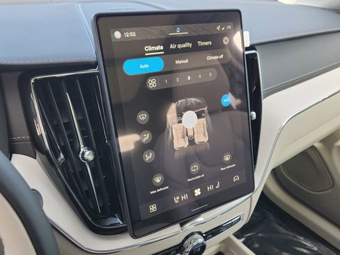 New 2026 Volvo XC60 T8 Ultra w/ Protection Package Premier image 9