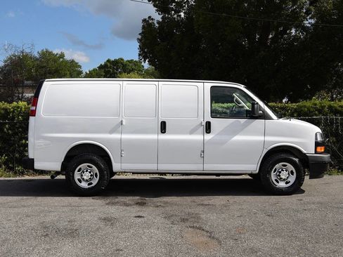 Used 2021 Chevrolet Express 2500 w/ Driver Convenience Package RWD image 7