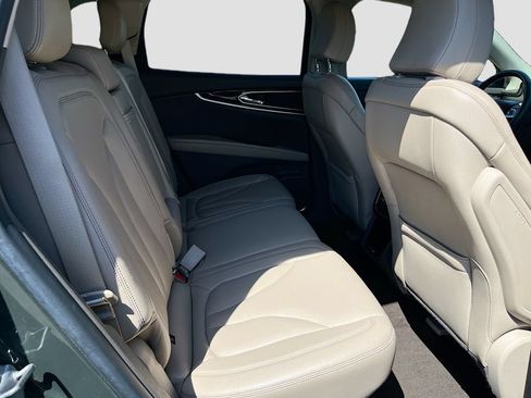 Used 2023 Lincoln Nautilus AWD w/ Premium Package image 27