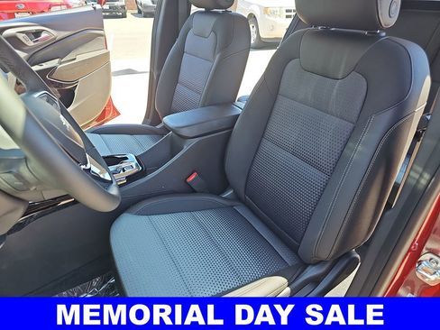 New 2025 Chevrolet Trax LT w/ Driver Confidence Package FWD image 14